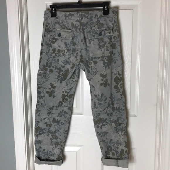 Hei Hei Camo Flower pants Sz 6 Anthropologie - Picture 4 of 4